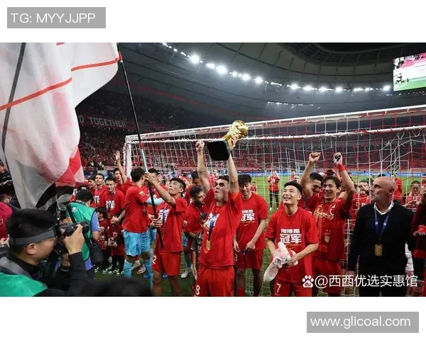 中超焦点战江苏苏宁迎战上海上港比赛结果揭晓引发球迷热议